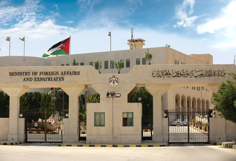 الأردن يدين الهجوم على الكويت ويؤكد تضامنه الكامل وموقفه الثابت