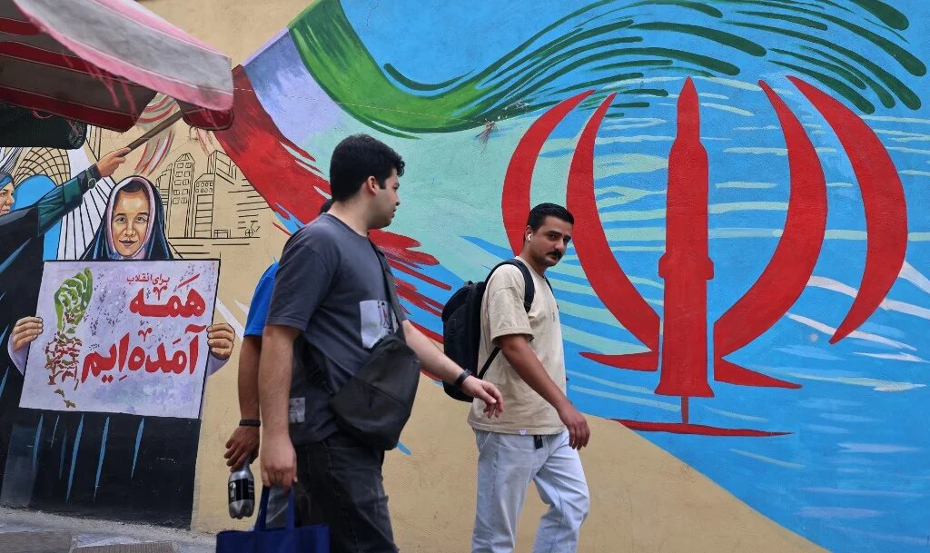 الحرس الثوري الإيراني يعلن استهداف منشآت أمريكية في الأردن رداً على هجوم