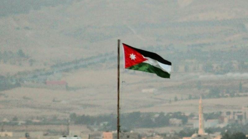 الأردن يعترض صواريخ إيرانية ويؤكد جاهزيته للدفاع عن سيادته